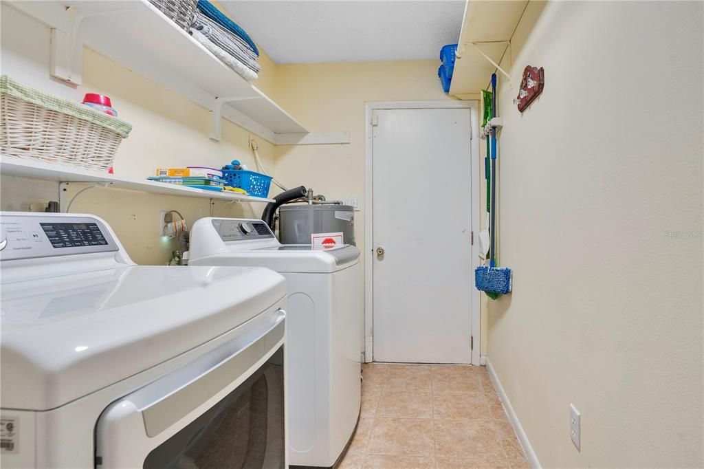 Activo con contrato: $370,000 (3 camas, 2 baños, 1536 Pies cuadrados)