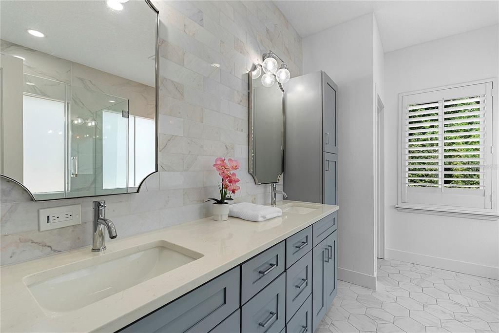 Activo con contrato: $1,675,000 (5 camas, 3 baños, 3350 Pies cuadrados)
