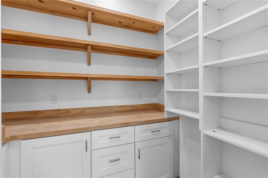 Activo con contrato: $1,675,000 (5 camas, 3 baños, 3350 Pies cuadrados)