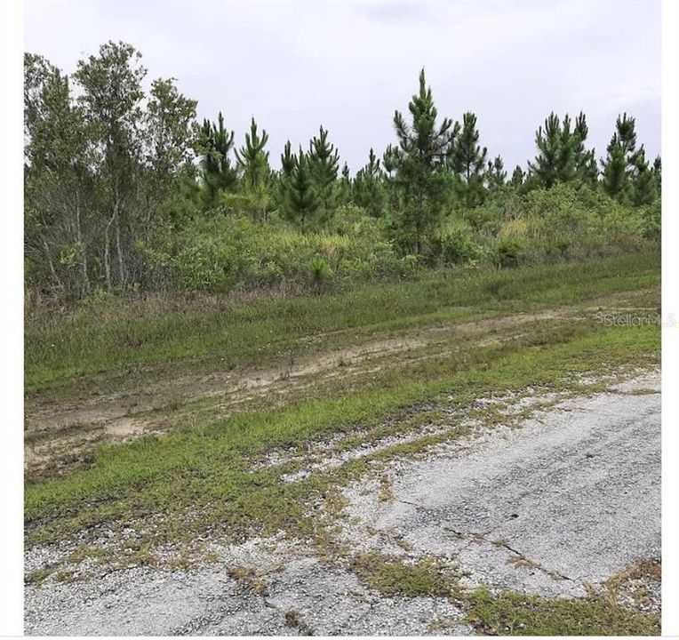 На продажу: $15,000 (0.50 acres)