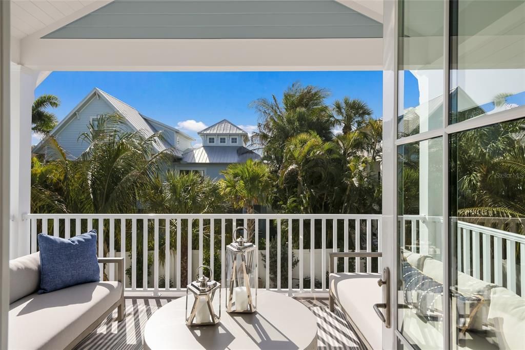For Sale: $5,895,000 (4 beds, 4 baths, 3250 Square Feet)
