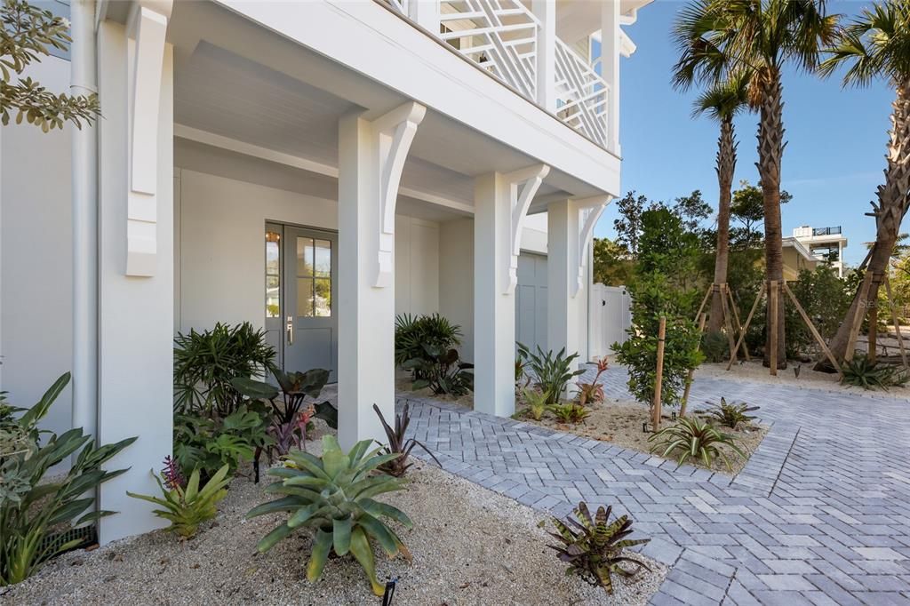 For Sale: $5,895,000 (4 beds, 4 baths, 3250 Square Feet)