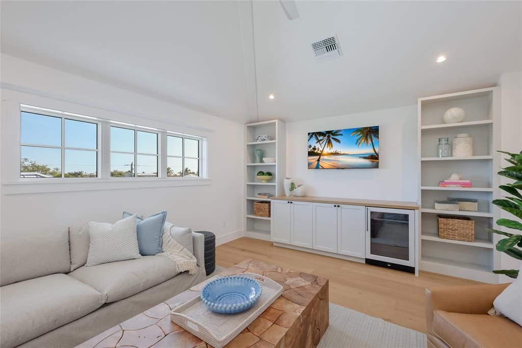 For Sale: $5,895,000 (4 beds, 4 baths, 3250 Square Feet)