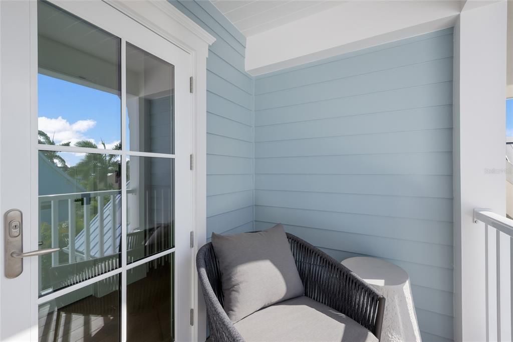 For Sale: $5,895,000 (4 beds, 4 baths, 3250 Square Feet)