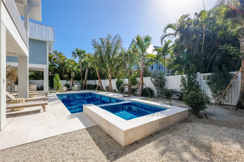 For Sale: $5,895,000 (4 beds, 4 baths, 3250 Square Feet)