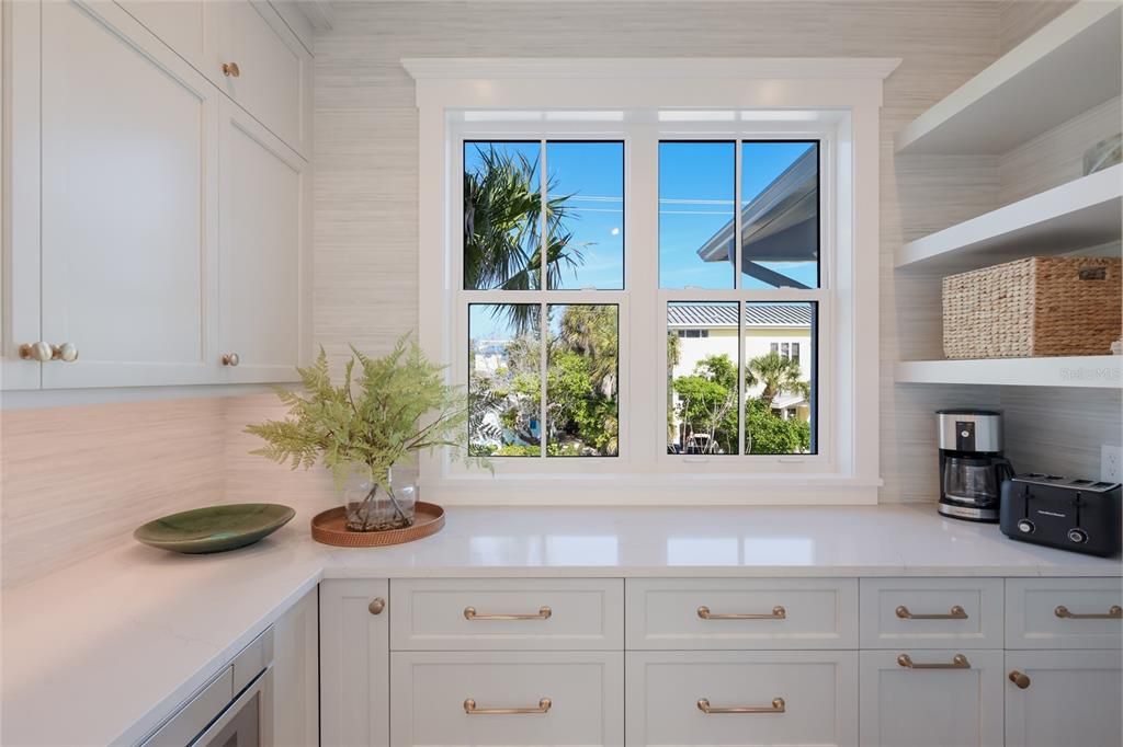 For Sale: $5,895,000 (4 beds, 4 baths, 3250 Square Feet)