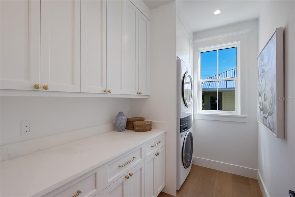 For Sale: $5,895,000 (4 beds, 4 baths, 3250 Square Feet)