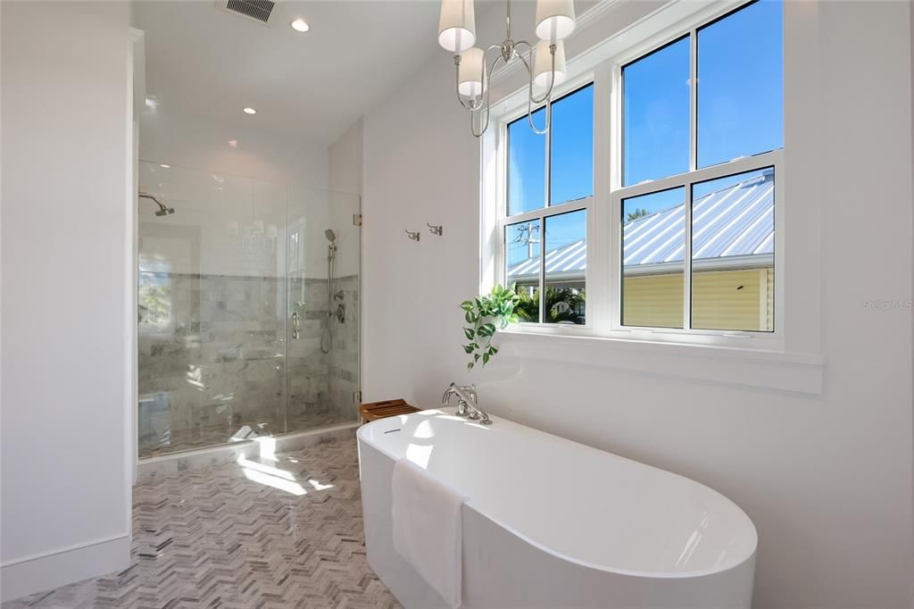For Sale: $5,895,000 (4 beds, 4 baths, 3250 Square Feet)