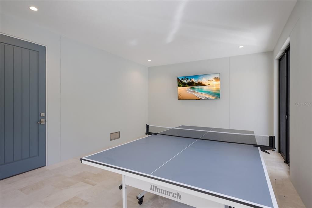 For Sale: $5,895,000 (4 beds, 4 baths, 3250 Square Feet)