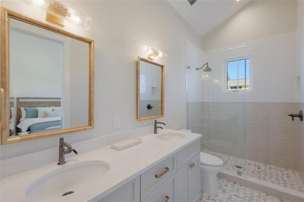 For Sale: $5,895,000 (4 beds, 4 baths, 3250 Square Feet)