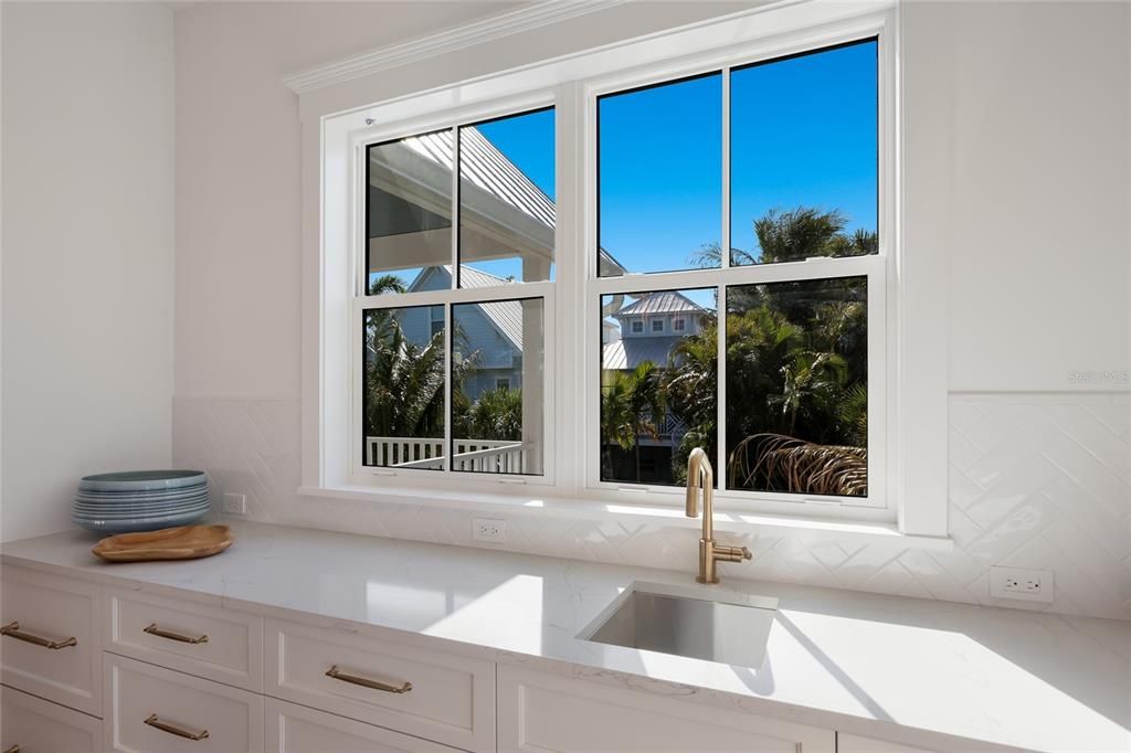 For Sale: $5,895,000 (4 beds, 4 baths, 3250 Square Feet)