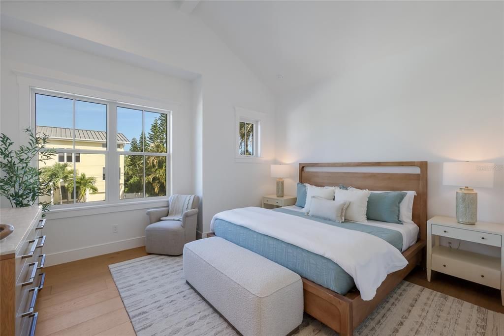 For Sale: $5,895,000 (4 beds, 4 baths, 3250 Square Feet)