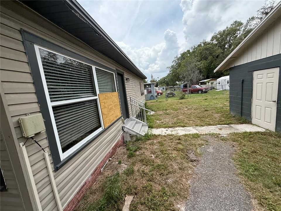 Active With Contract: $167,500 (3 beds, 2 baths, 1440 Square Feet)