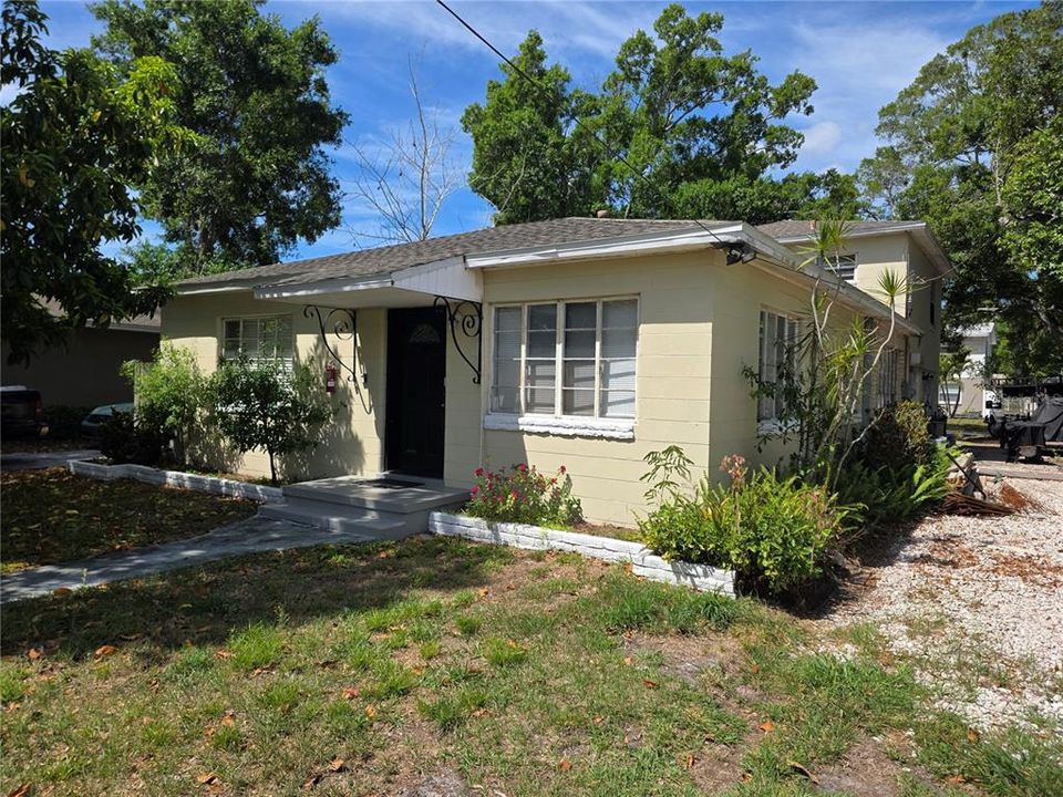 Active With Contract: $549,000 (5 beds, 0 baths, 2309 Square Feet)