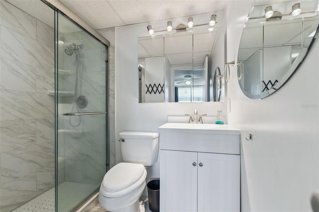 For Sale: $199,000 (2 beds, 2 baths, 929 Square Feet)