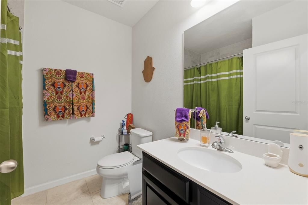 Activo con contrato: $299,900 (3 camas, 2 baños, 1532 Pies cuadrados)