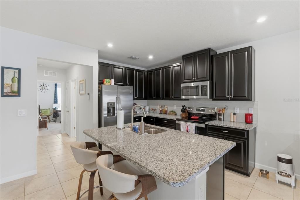 Activo con contrato: $299,900 (3 camas, 2 baños, 1532 Pies cuadrados)