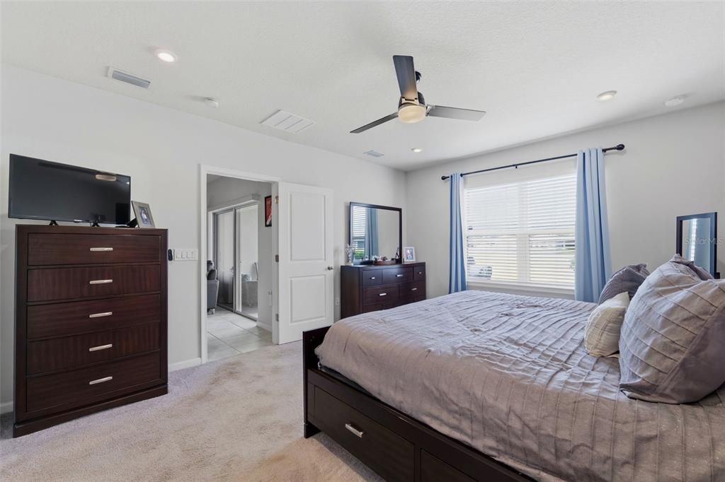 Activo con contrato: $299,900 (3 camas, 2 baños, 1532 Pies cuadrados)