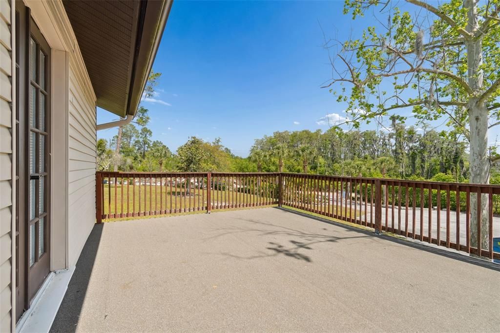 For Sale: $649,900 (5 beds, 4 baths, 2341 Square Feet)