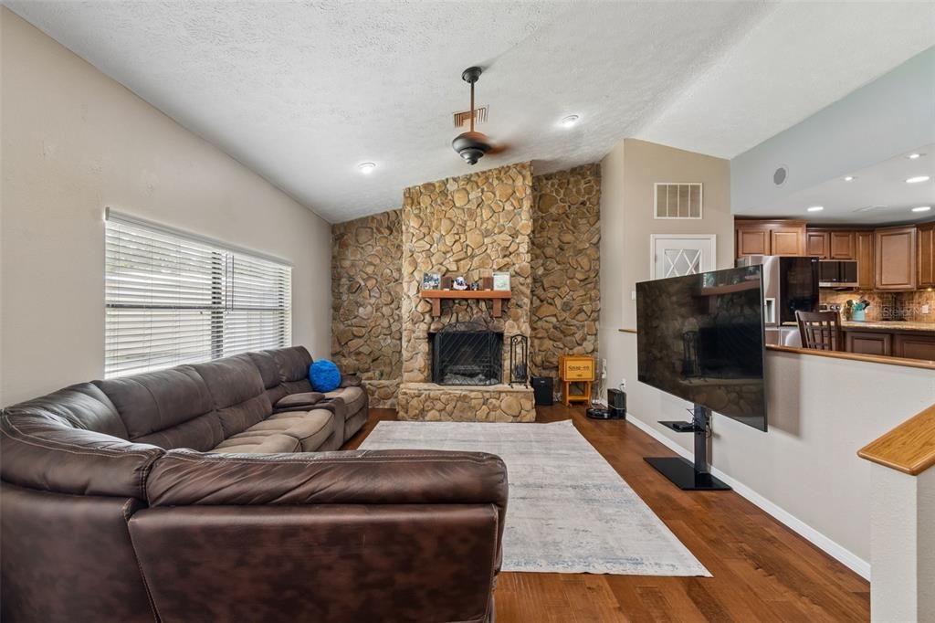 For Sale: $649,900 (5 beds, 4 baths, 2341 Square Feet)