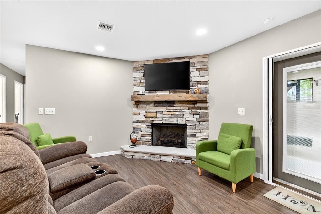 For Sale: $584,900 (4 beds, 3 baths, 2217 Square Feet)