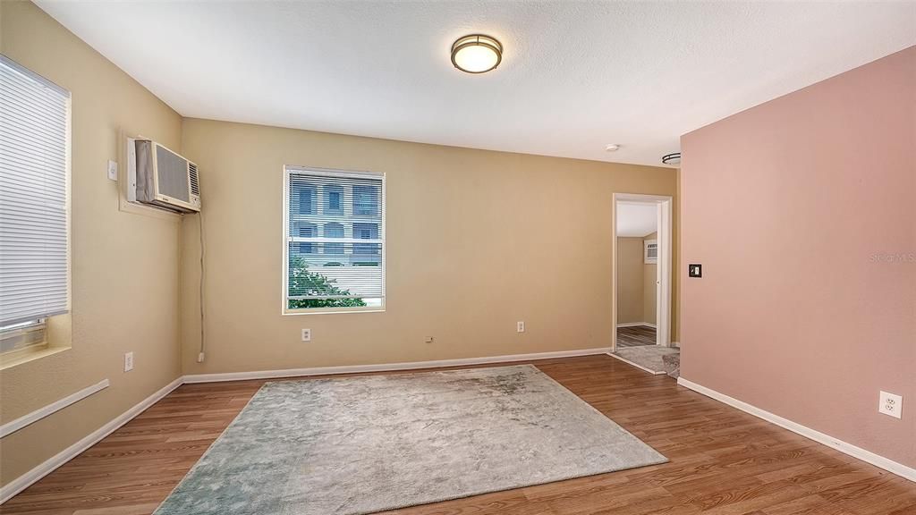 待售: $1,525,000 (4 贝兹, 0 浴室, 1824 平方英尺)