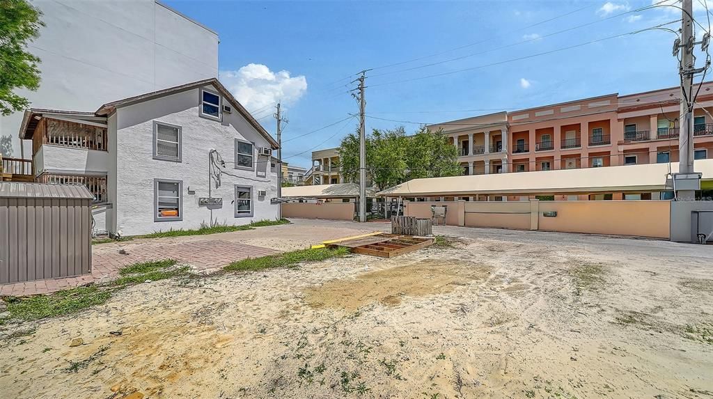 待售: $1,525,000 (4 贝兹, 0 浴室, 1824 平方英尺)