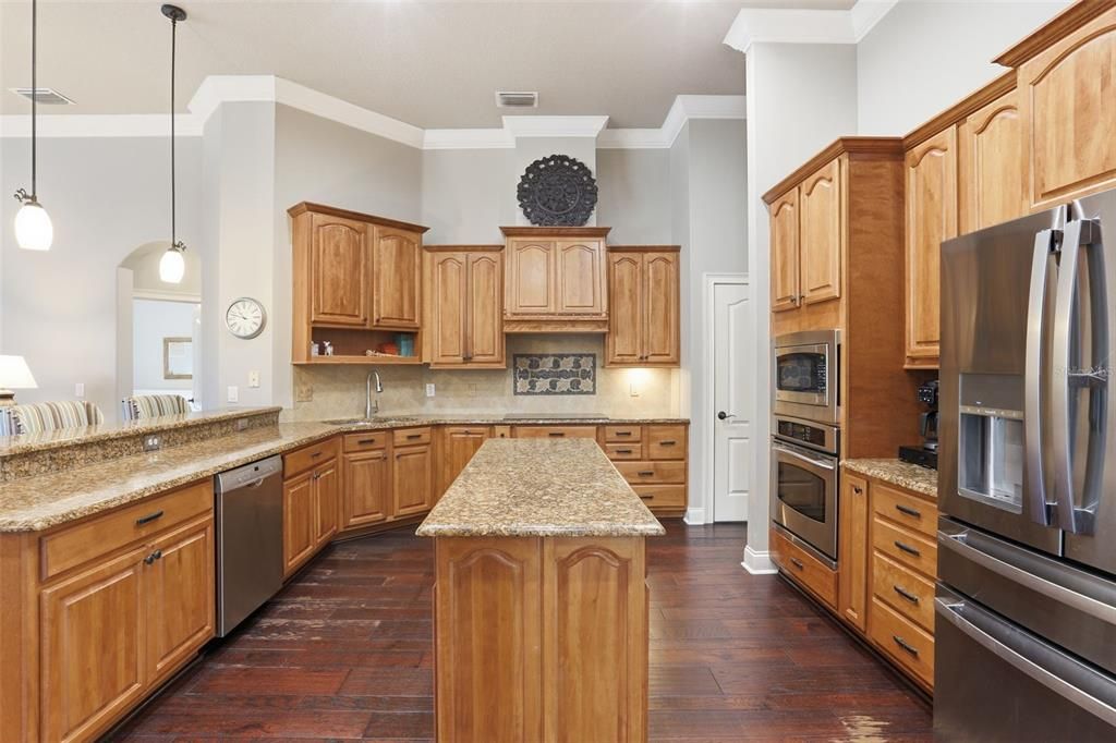 Active With Contract: $1,250,000 (5 beds, 4 baths, 3850 Square Feet)