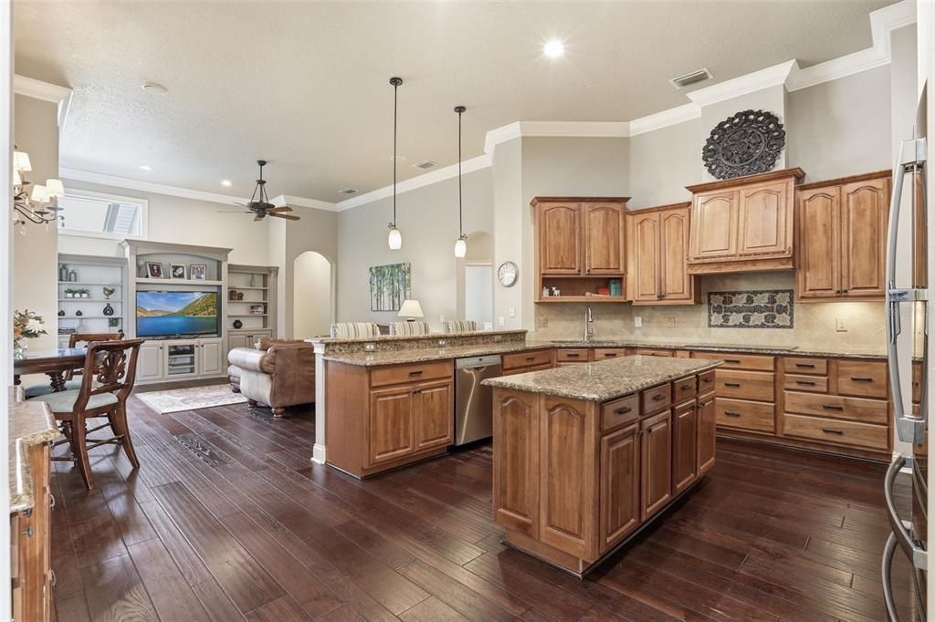 Active With Contract: $1,250,000 (5 beds, 4 baths, 3850 Square Feet)