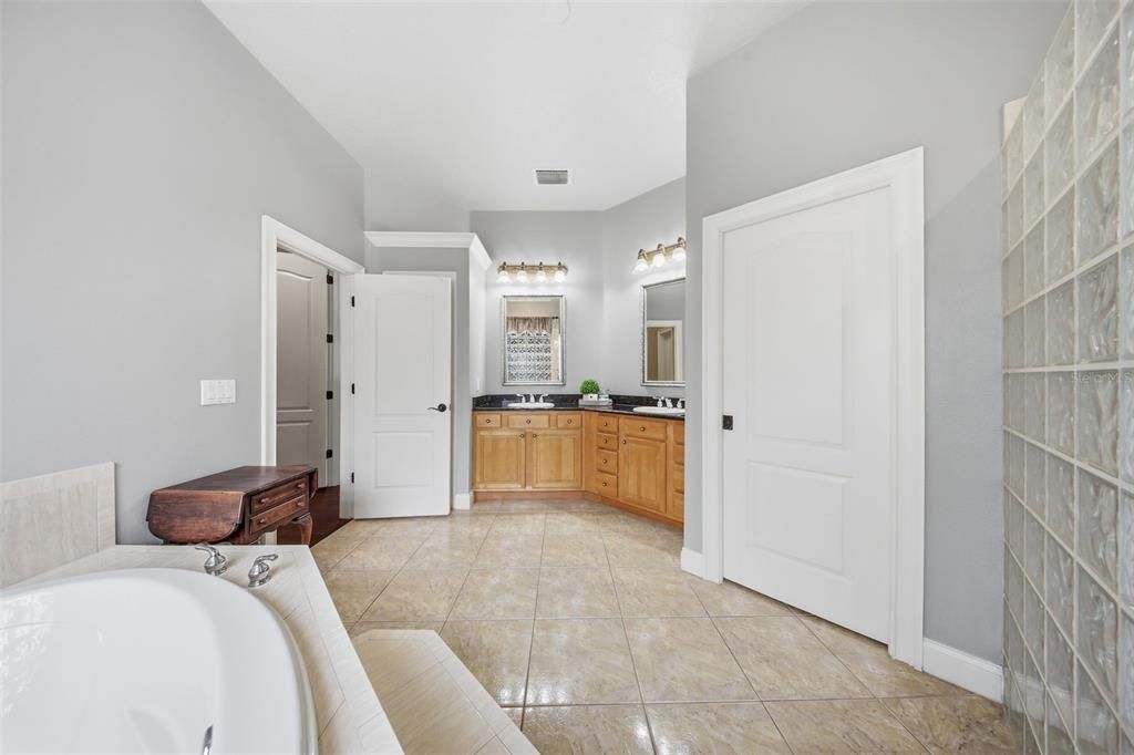 Active With Contract: $1,250,000 (5 beds, 4 baths, 3850 Square Feet)