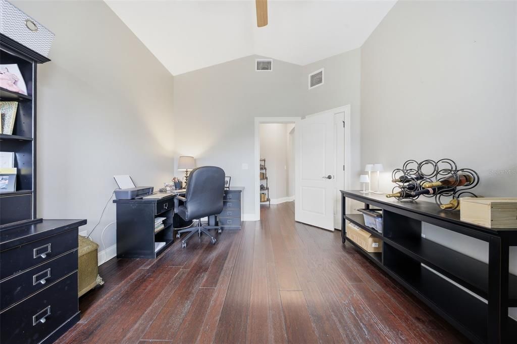 Active With Contract: $1,250,000 (5 beds, 4 baths, 3850 Square Feet)