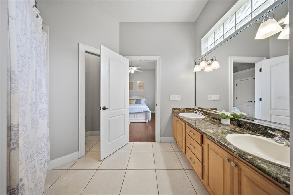 Active With Contract: $1,250,000 (5 beds, 4 baths, 3850 Square Feet)