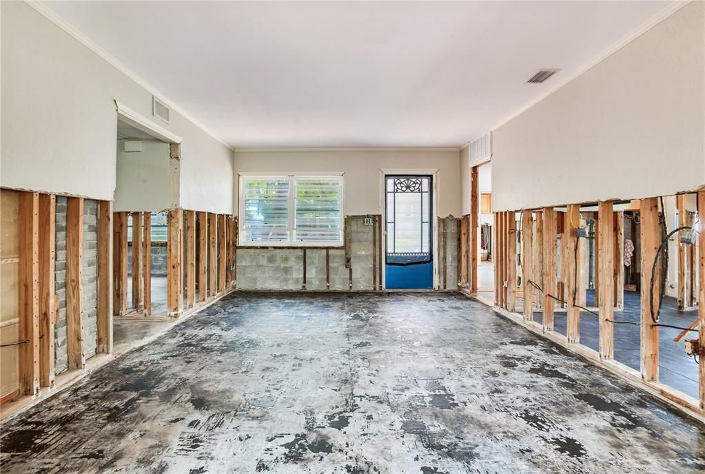 For Sale: $695,000 (3 beds, 2 baths, 1425 Square Feet)