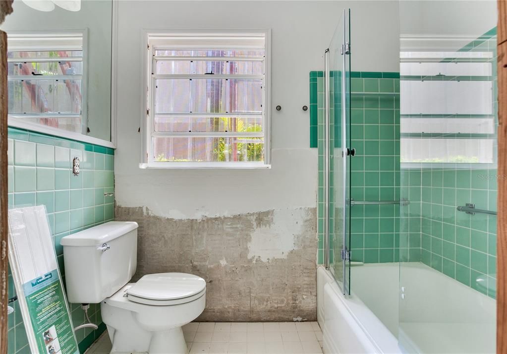 For Sale: $695,000 (3 beds, 2 baths, 1425 Square Feet)