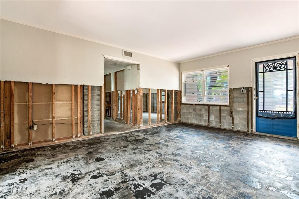 For Sale: $695,000 (3 beds, 2 baths, 1425 Square Feet)
