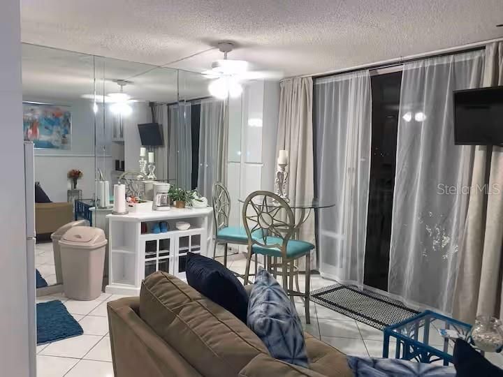 En Venta: $449,000 (1 camas, 1 baños, 405 Pies cuadrados)