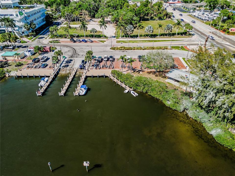 En Venta: $1,300,000 (6 camas, 2 baños, 6060 Pies cuadrados)