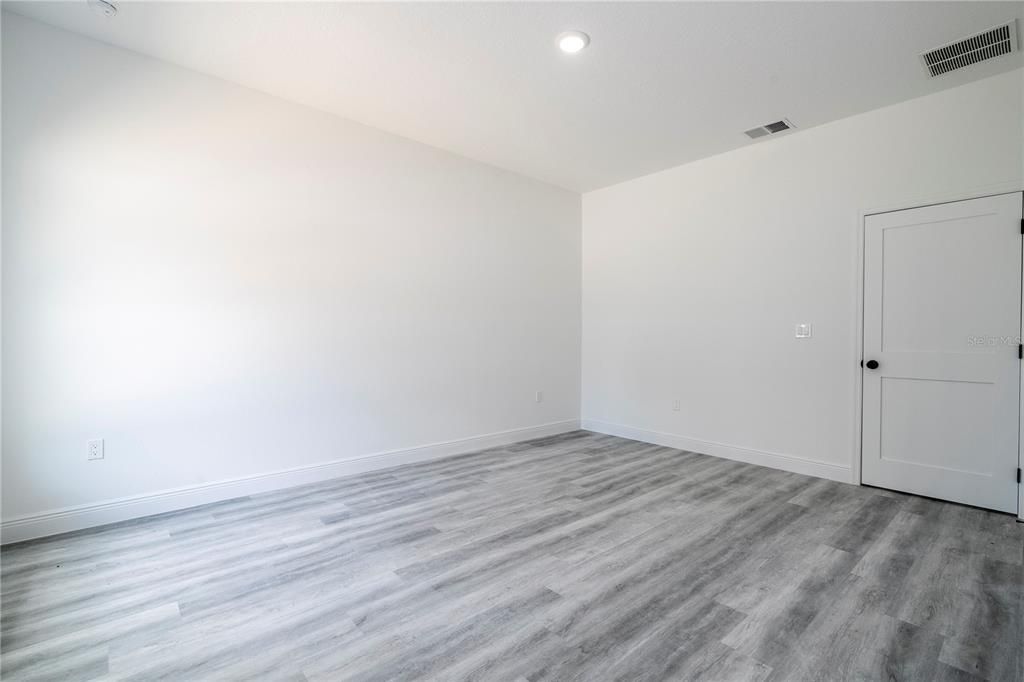 For Rent: $2,120 (4 beds, 2 baths, 1630 Square Feet)