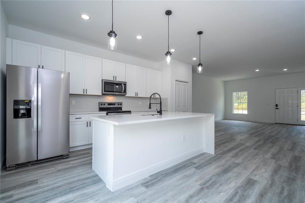 For Rent: $2,120 (4 beds, 2 baths, 1630 Square Feet)