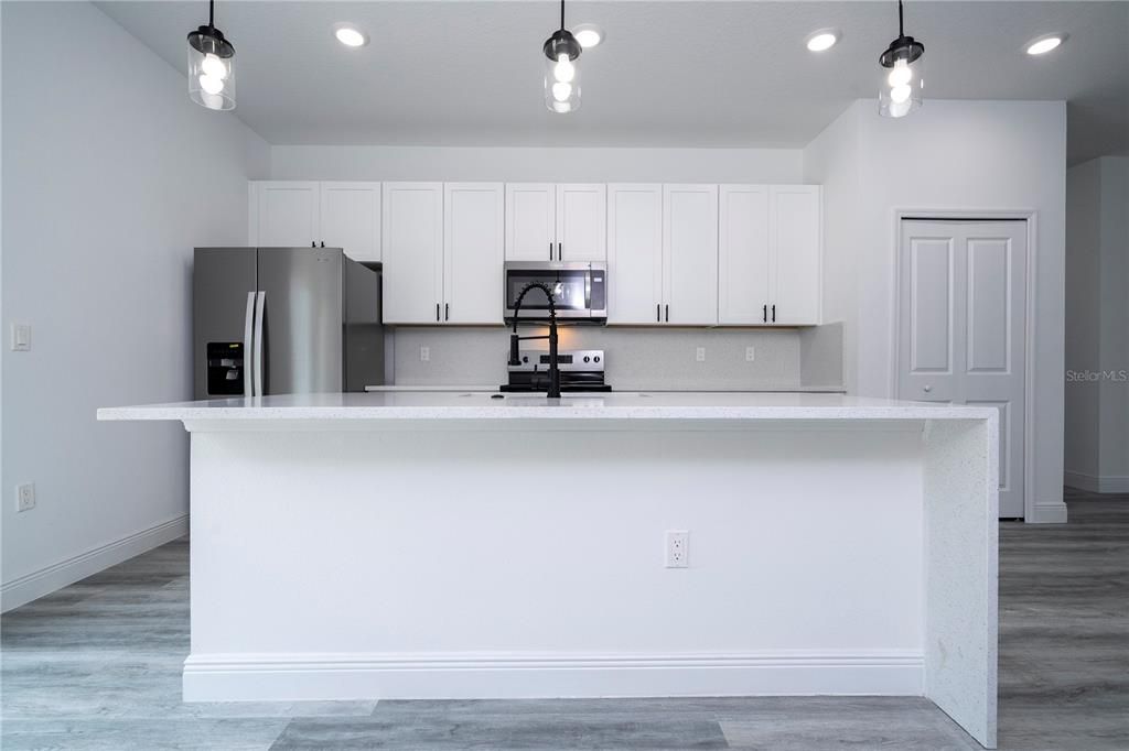 For Rent: $2,120 (4 beds, 2 baths, 1630 Square Feet)