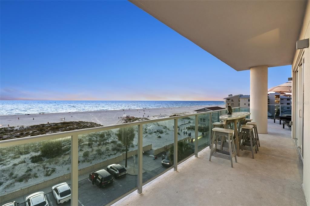 For Sale: $2,950,000 (3 beds, 3 baths, 2170 Square Feet)