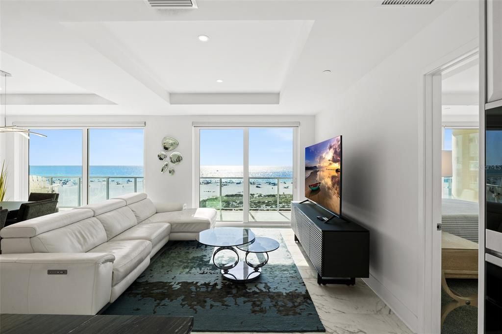 For Sale: $2,950,000 (3 beds, 3 baths, 2170 Square Feet)
