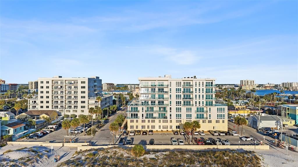 For Sale: $2,950,000 (3 beds, 3 baths, 2170 Square Feet)