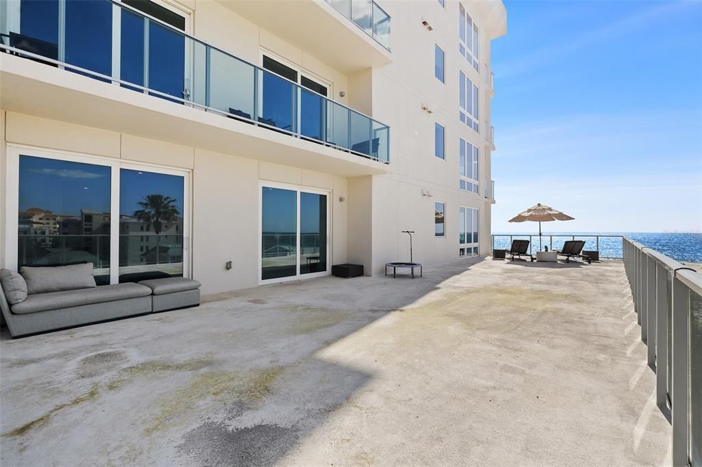 For Sale: $2,950,000 (3 beds, 3 baths, 2170 Square Feet)