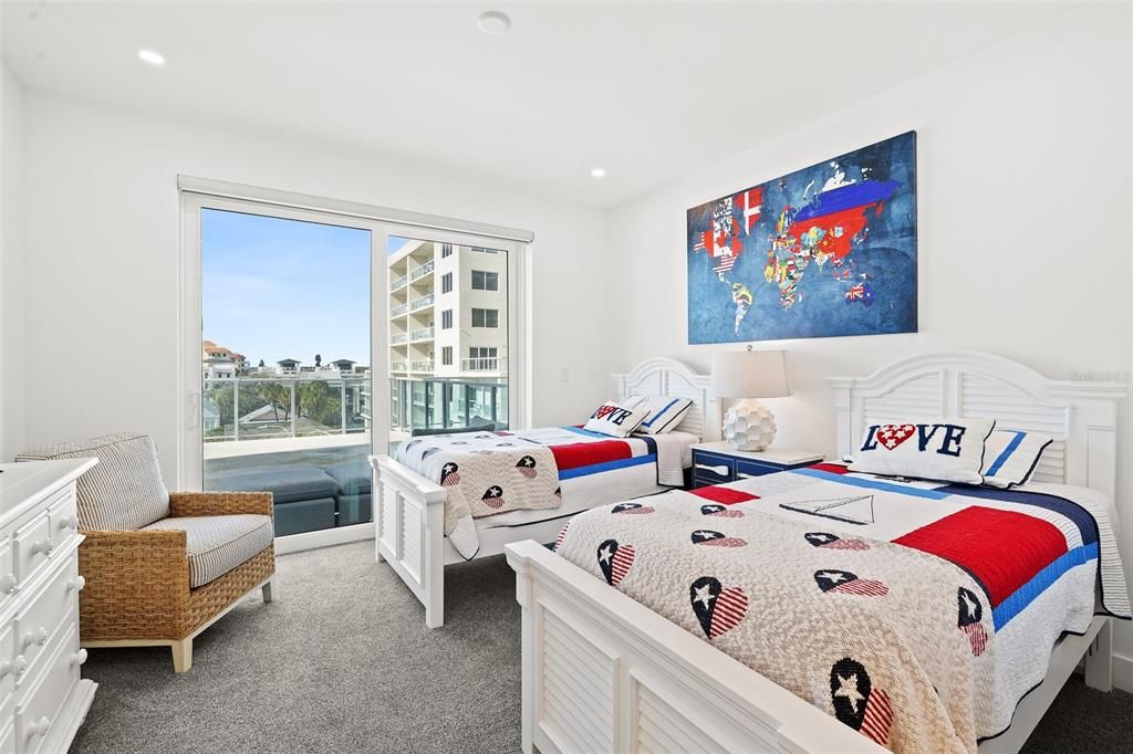 For Sale: $2,950,000 (3 beds, 3 baths, 2170 Square Feet)