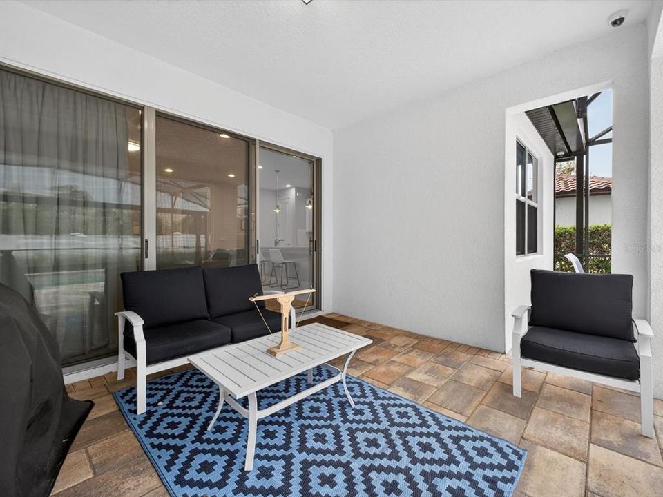 En Venta: $1,050,000 (3 camas, 3 baños, 2974 Pies cuadrados)