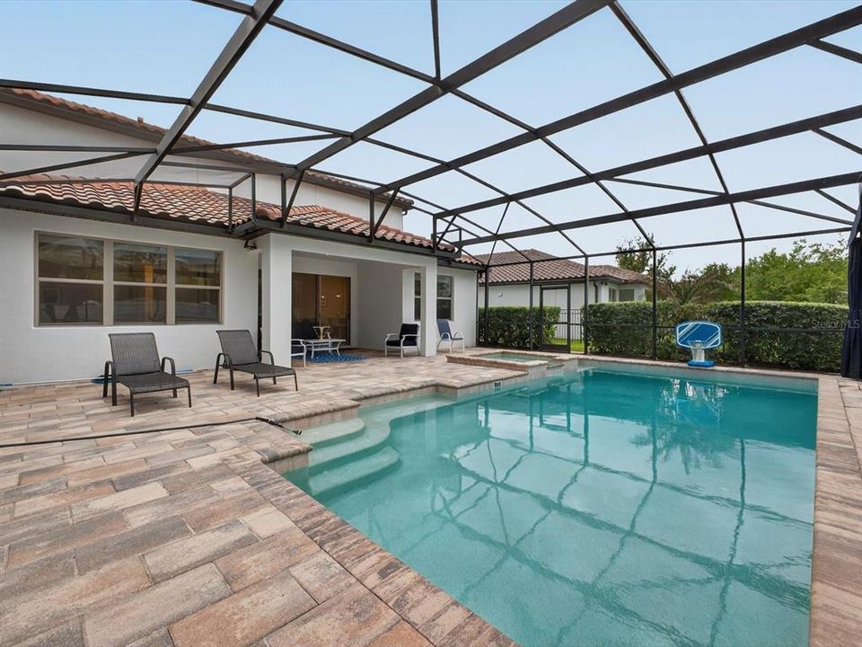 En Venta: $1,050,000 (3 camas, 3 baños, 2974 Pies cuadrados)