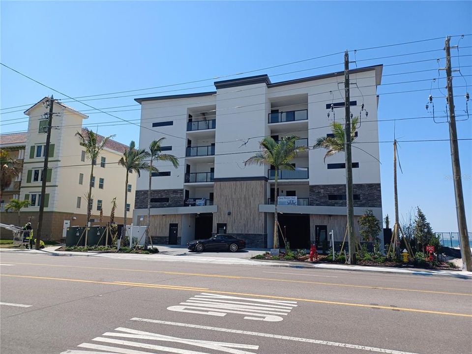 Recently Sold: $2,891,700 (2 beds, 3 baths, 1791 Square Feet)