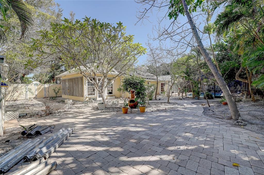 For Sale: $1,000,000 (0.30 acres)