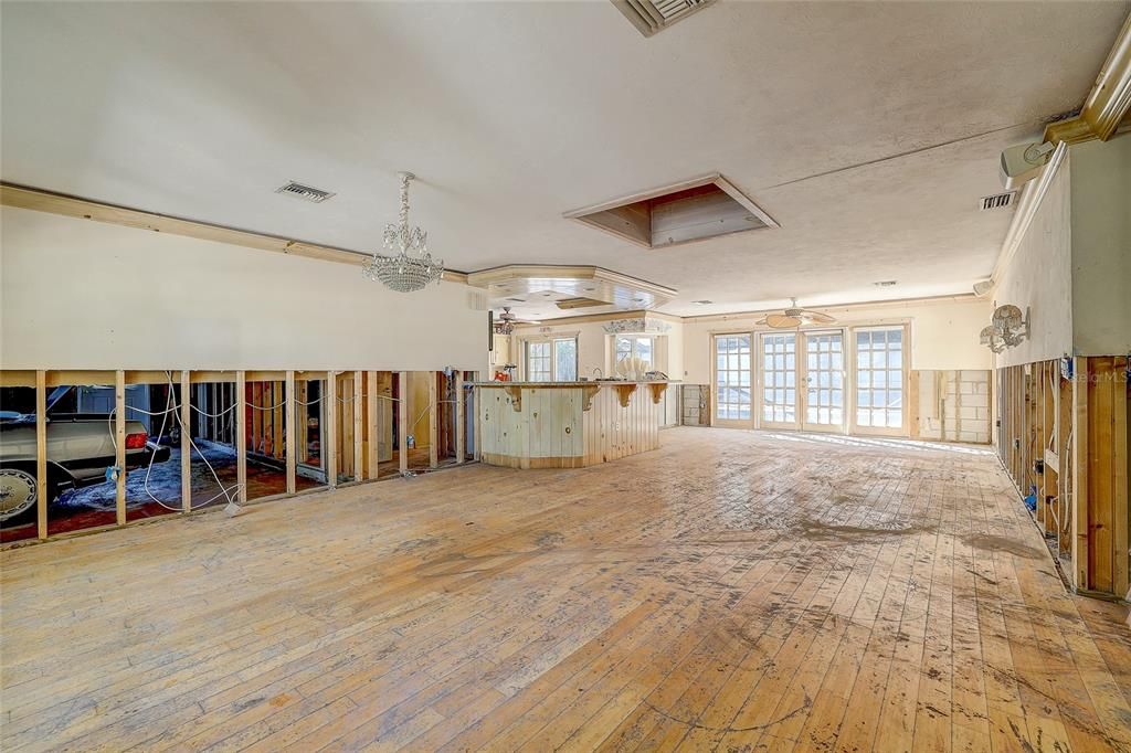 For Sale: $1,000,000 (0.30 acres)